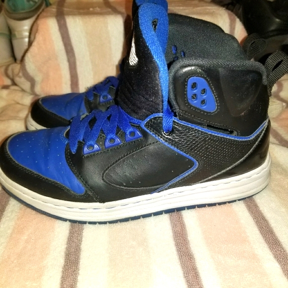 Jordans - Picture 3 of 5
